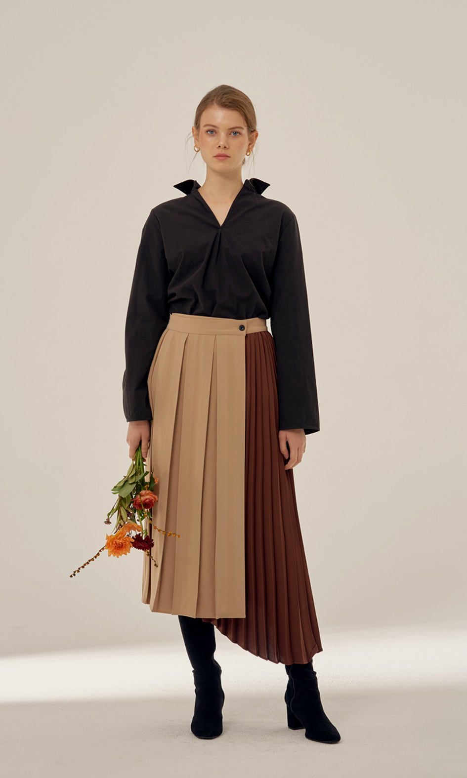 Two Color Pleated Skirt-Beige